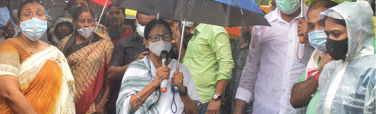 Hon'ble Chief Minister Mamata Banerjee reached out to those affected by heavy rainfall in Amta, Howrah